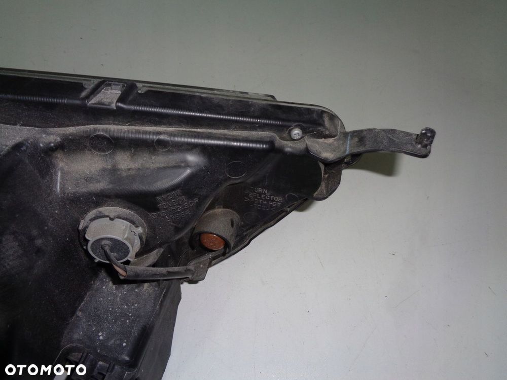 Mitsubishi ASX lampa ksenon 8301C879 prawa lewa - 6