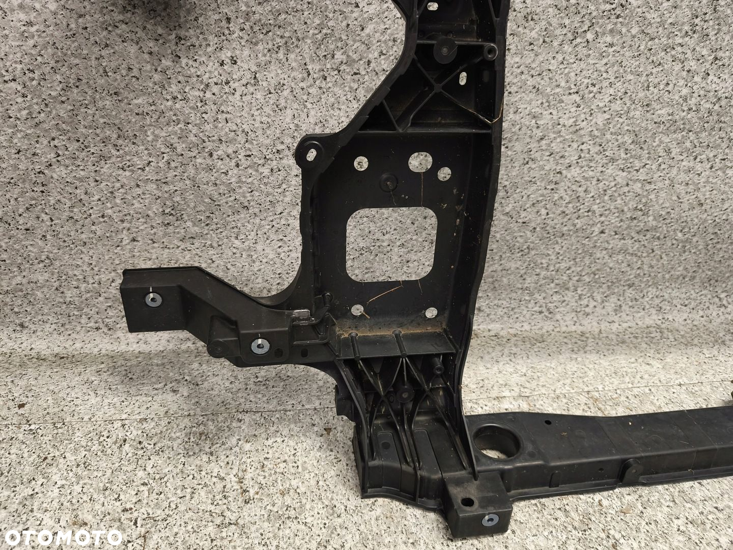 PAS PRZEDNI WZMOCNIENIE HYUNDAI STARIA 64101-CG000 - 3