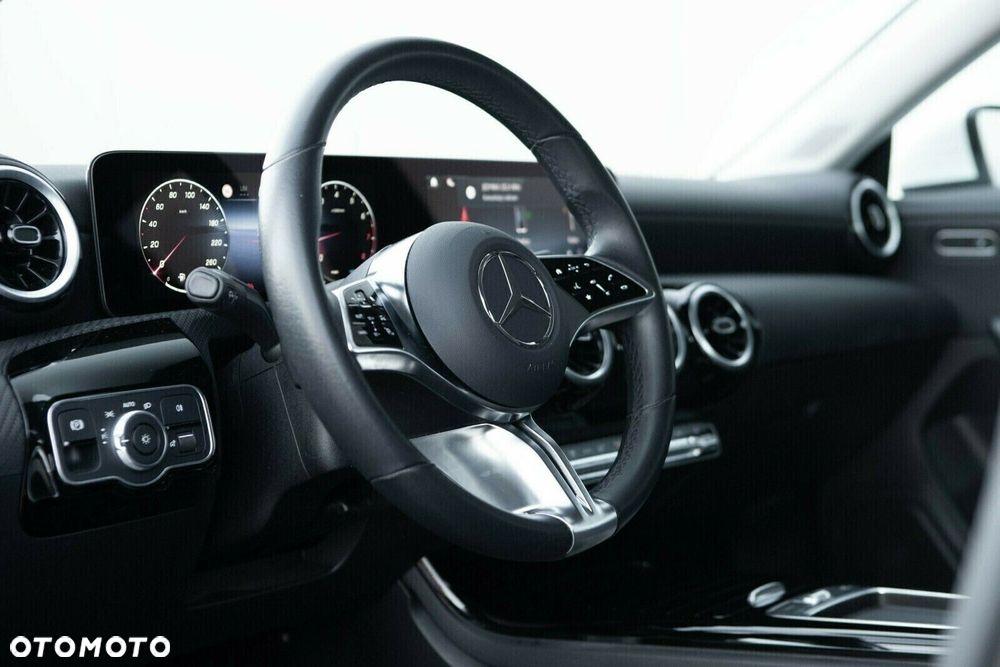 Mercedes-Benz CLA 200 mHEV 7G-DCT - 20