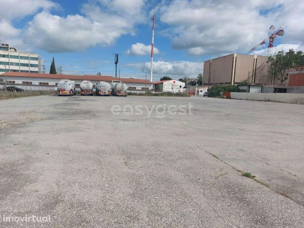 Lote de terreno em Prior Velho junto ao Aeroporto de Lisboa - Grande imagem: 3/15