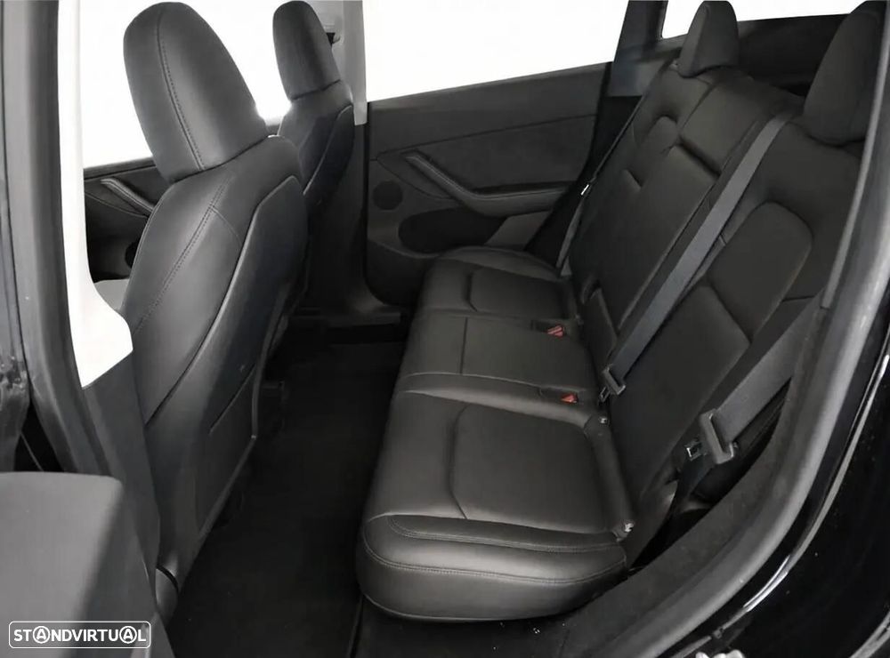 Tesla Model Y Performance Dual Motor AWD - 8