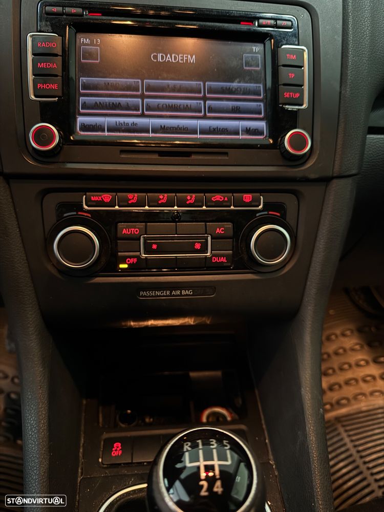 VW Golf 1.6 TDi DPF Highline - 9