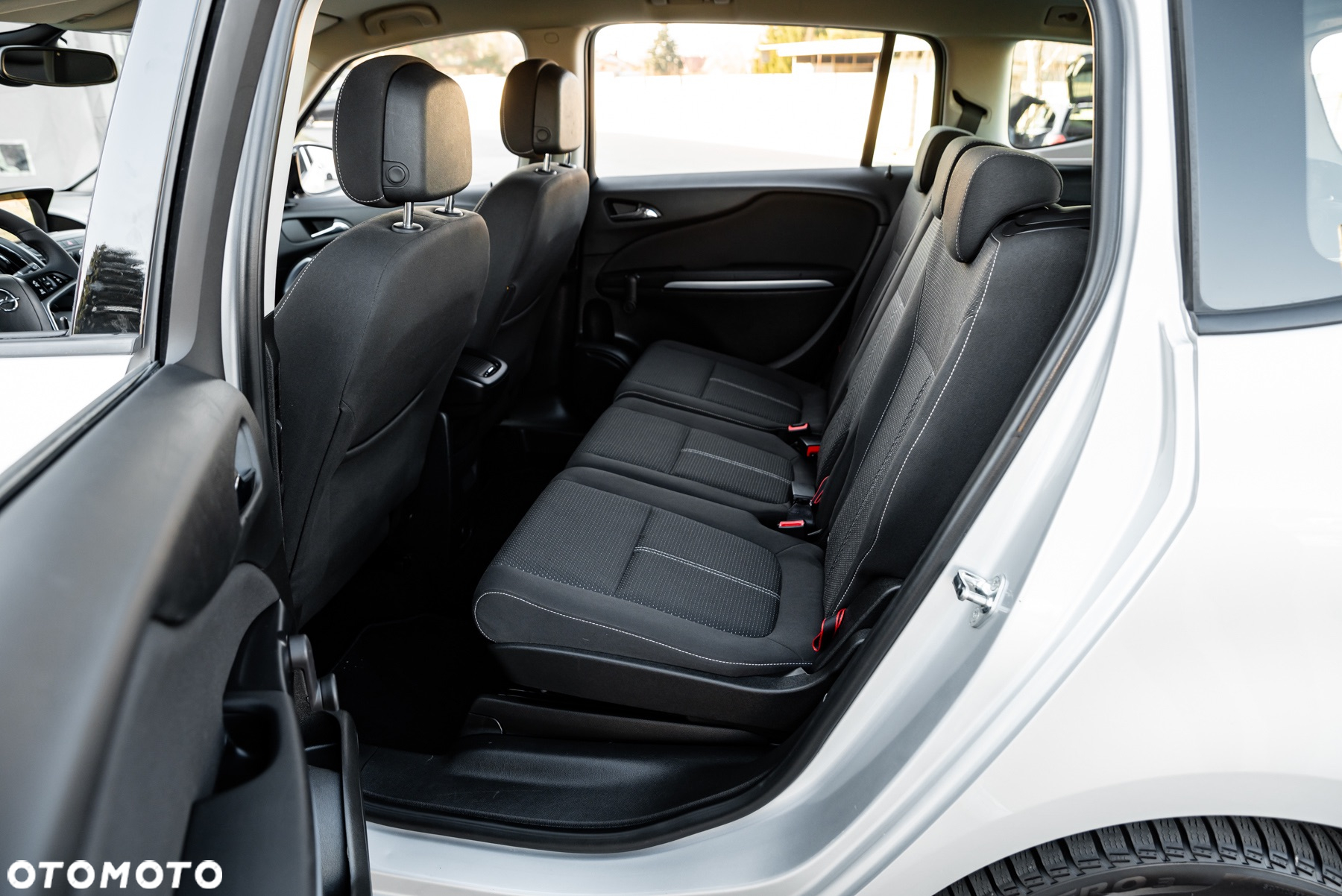 Opel Zafira Tourer 1.4 Turbo Business Edition - 34