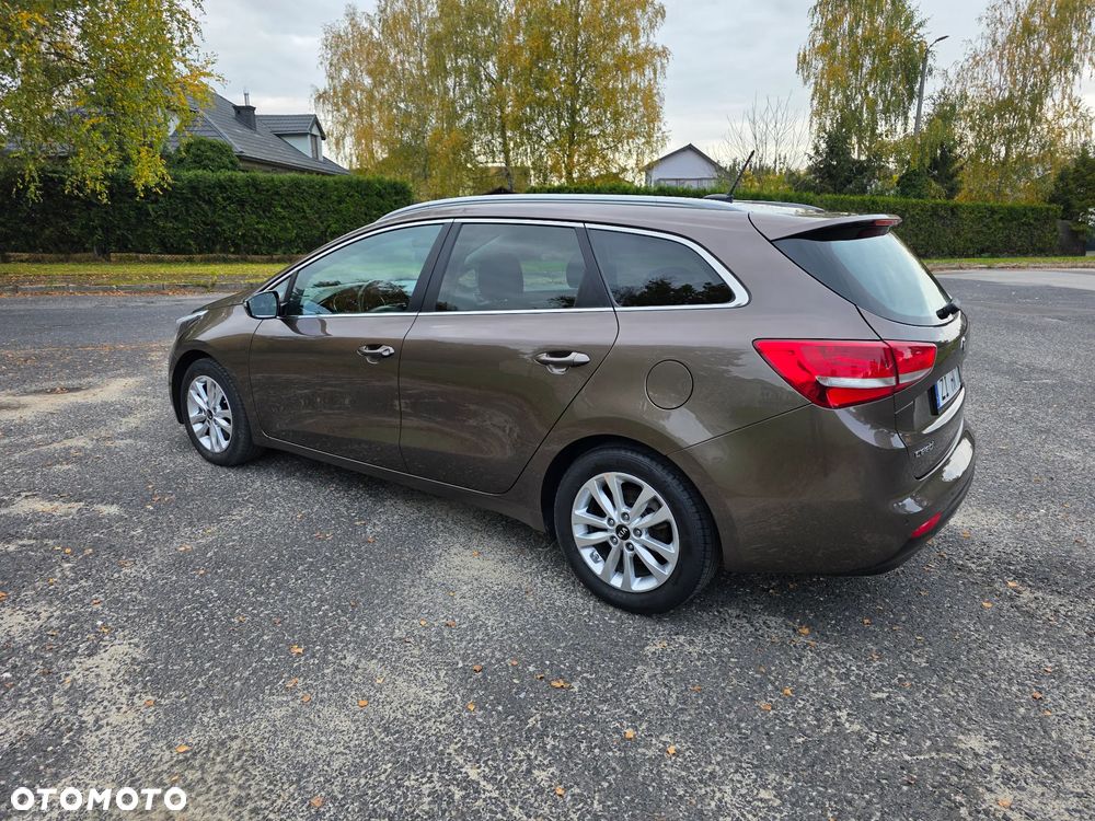 Kia Ceed - 16