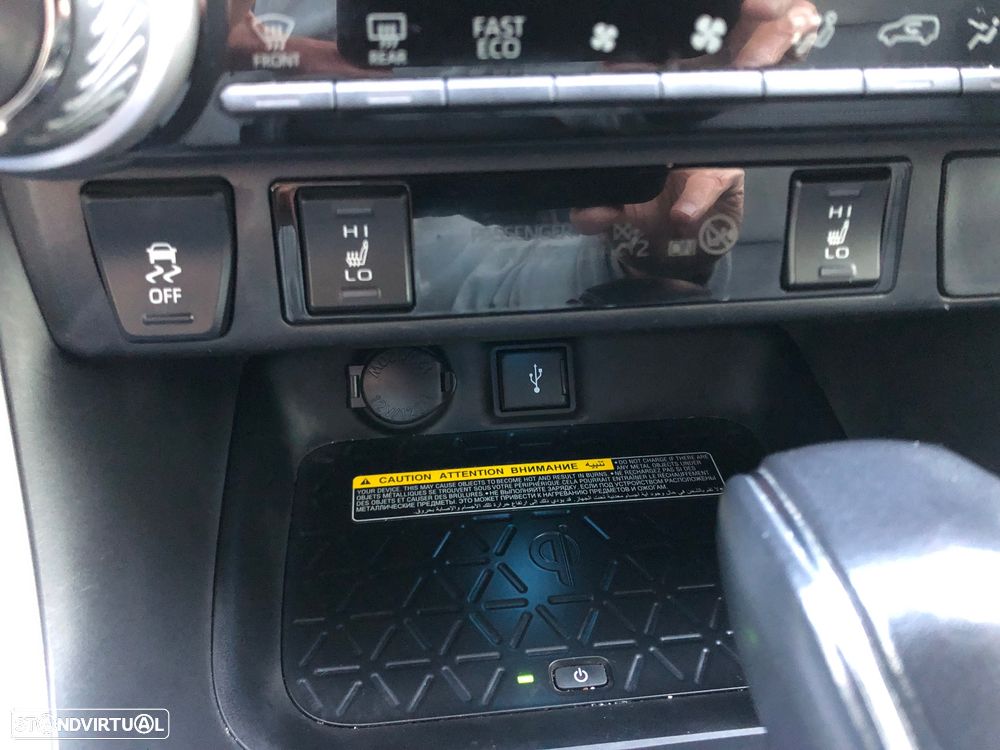 Toyota RAV4 2.5 HDF Exclusive P.Luxury - 32