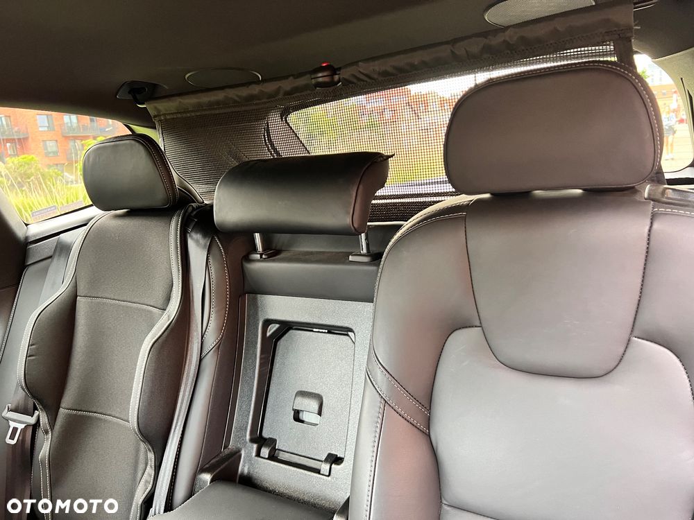 Volvo XC 60 B4 D AWD R-Design - 9