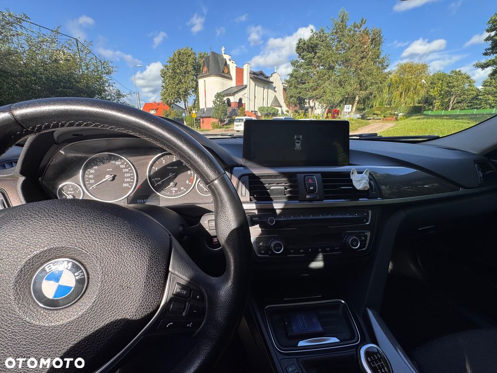 BMW Seria 3 318d xDrive - 6