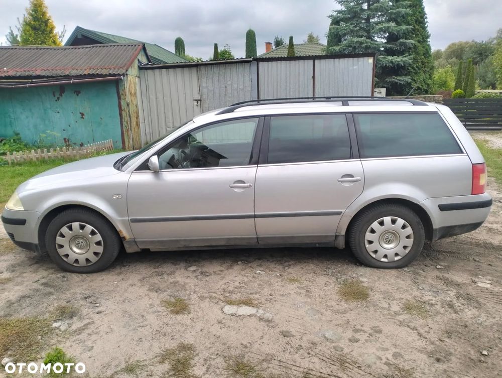 Volkswagen Passat - 1