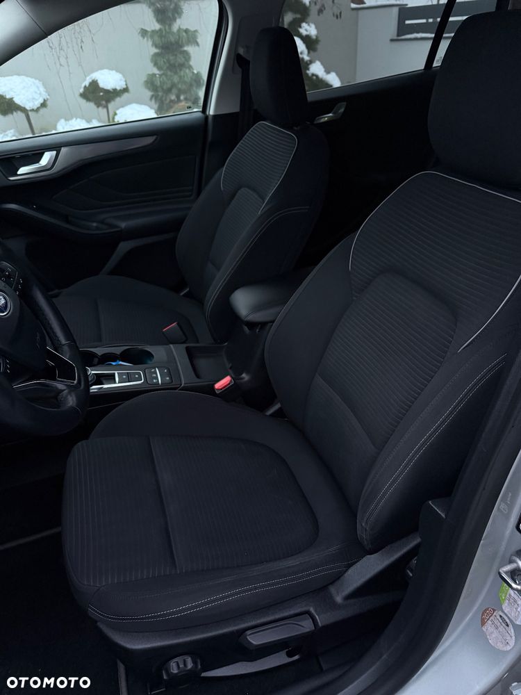 Ford Focus 2.0 EcoBlue Start-Stopp-System TITANIUM - 20