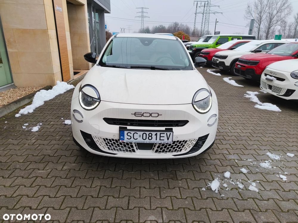 Fiat 600 1.2 Turbo La Prima eDCT - 2