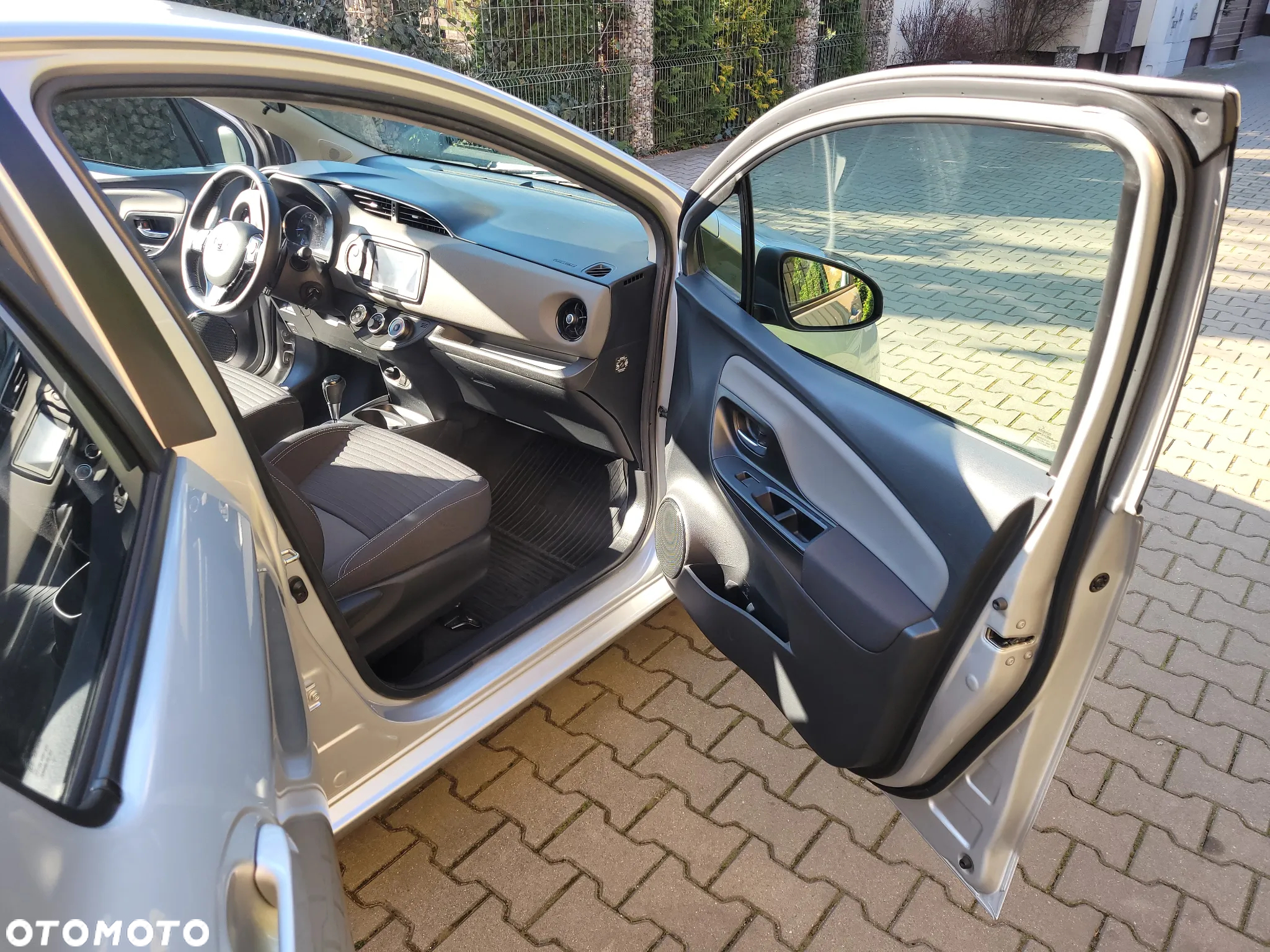 Toyota Yaris 1.5 Premium CVT - 21