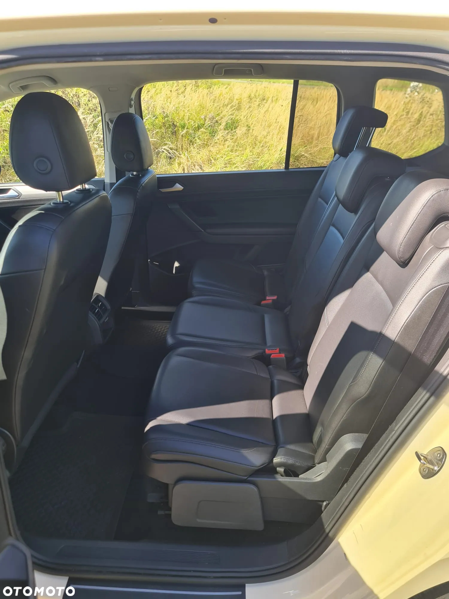 Volkswagen Touran - 9