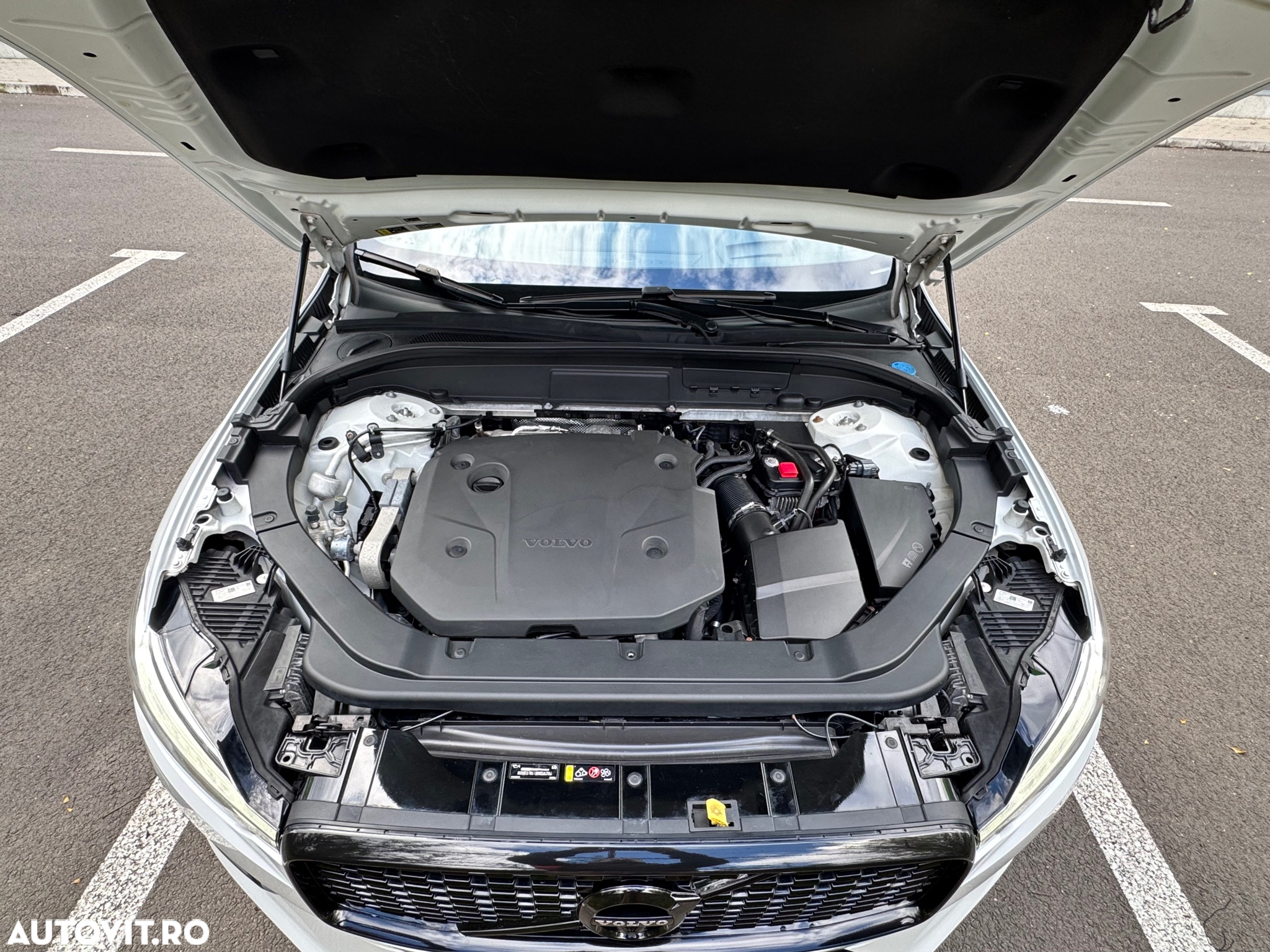 Volvo XC 60 B5 MHEV AWD R-Design - 22