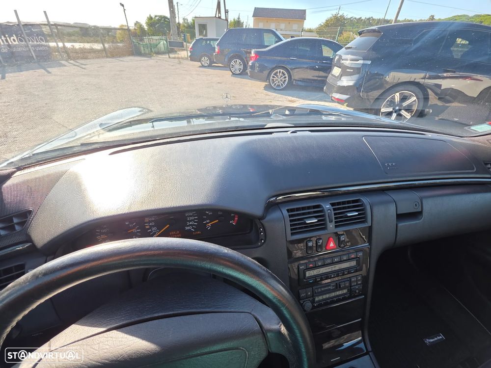 Mercedes-Benz E 250 TD Classic - 14