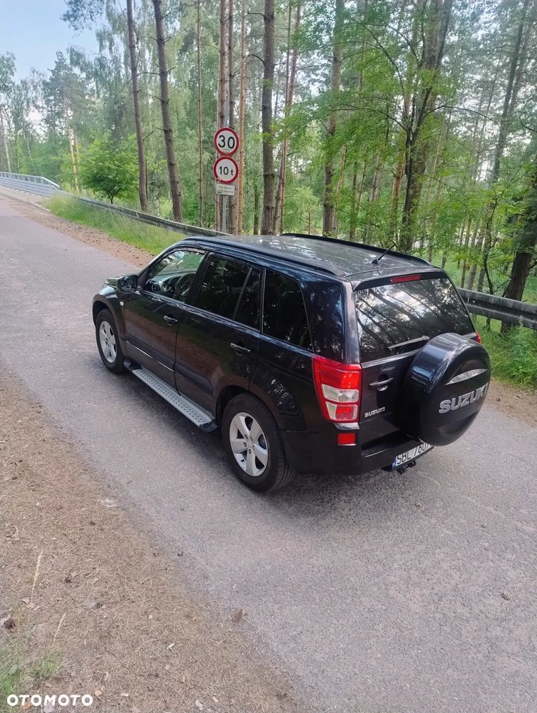 Suzuki Grand Vitara 2.0 De luxe - 2