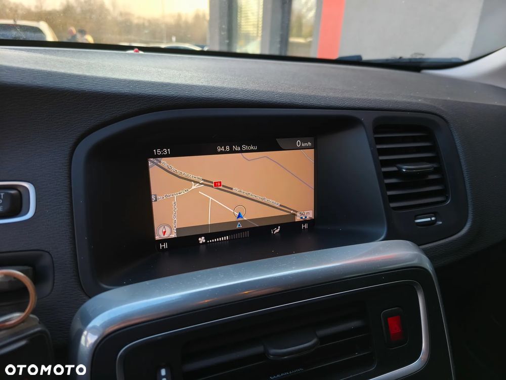 Volvo V60 D2 Drive-E Momentum - 13