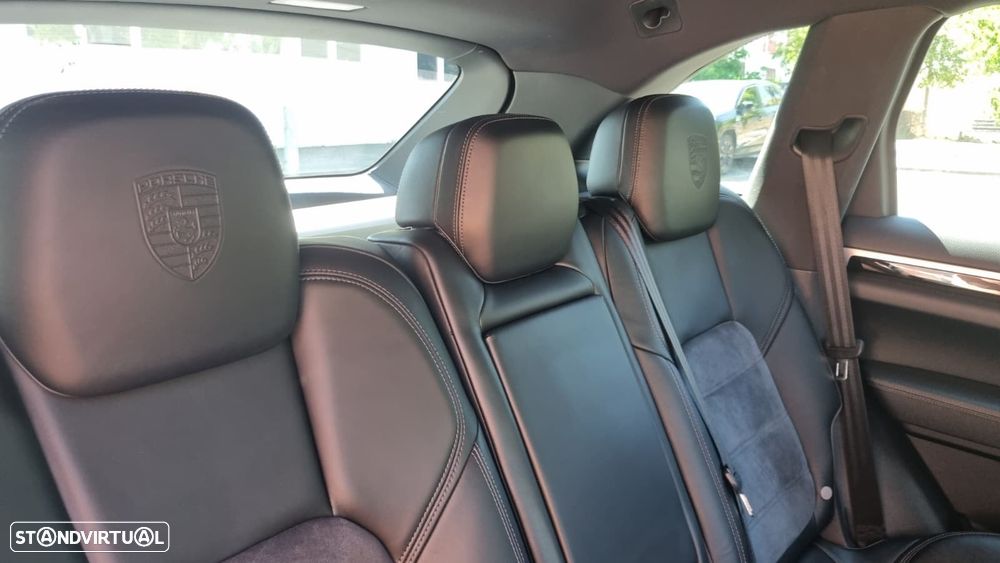 Porsche Cayenne Platinum Edition - 24