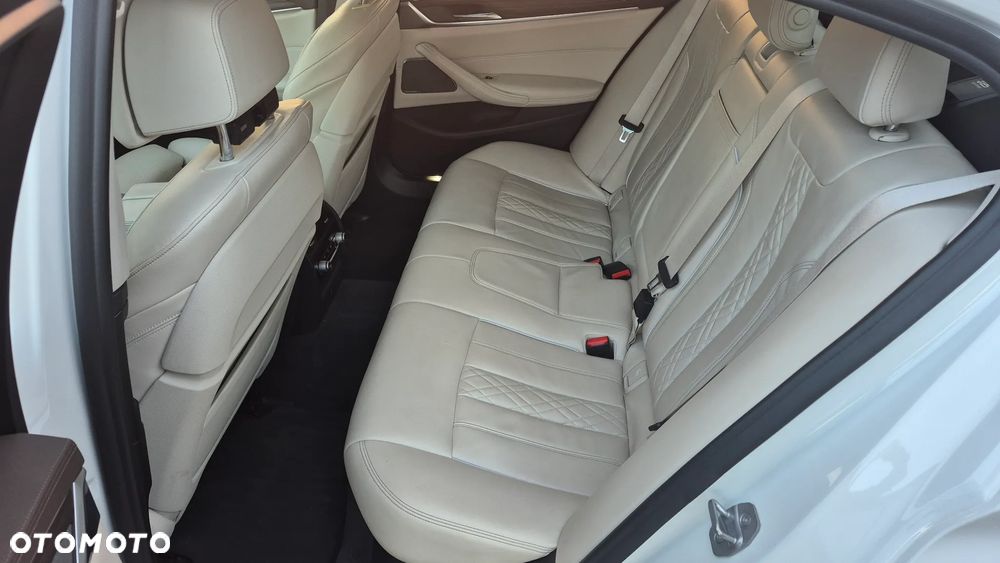 BMW Seria 5 520d Luxury Line - 14