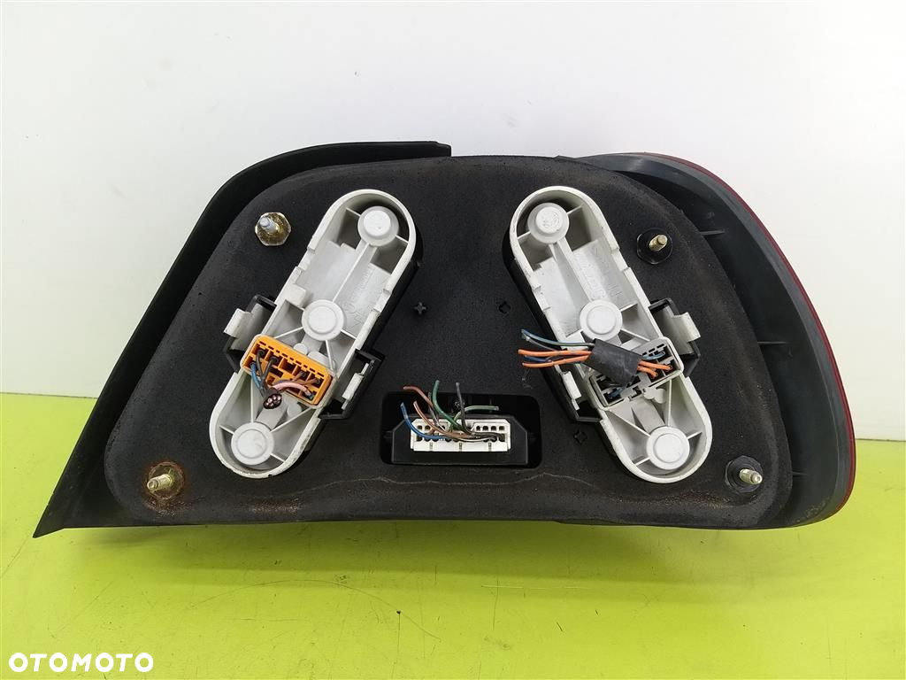 Lampa lewa tylna tył Volvo S40 1995-1999 PRZED LIFT 30801286 ORYGINAŁ - 4