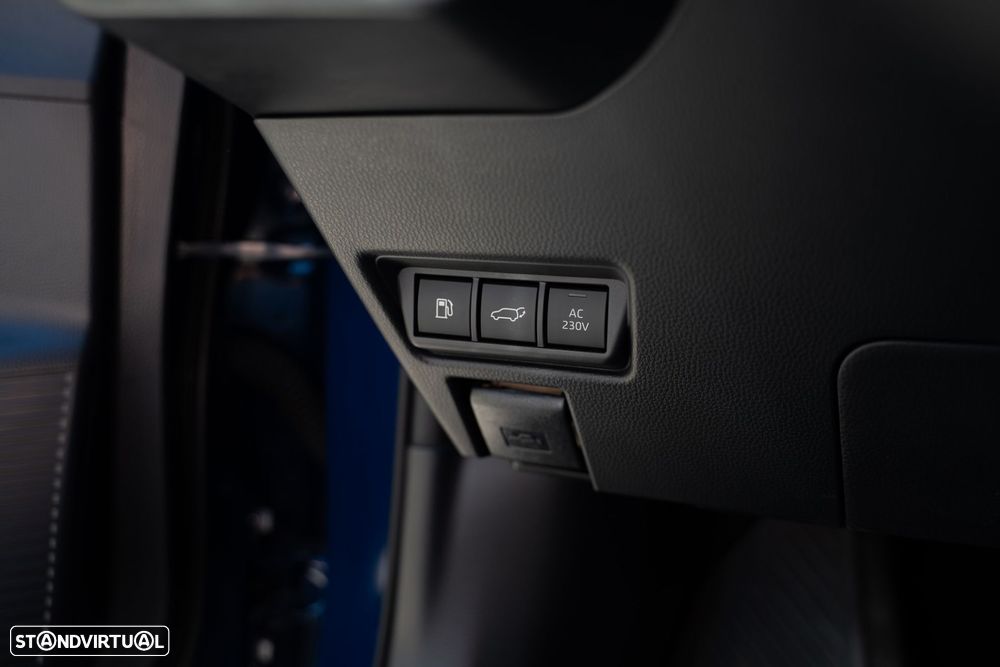 Toyota Prius 2.0 Plug-in Luxury - 10