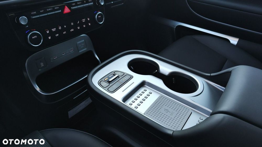 Hyundai IONIQ 9 110kWh Calligraphy AWD - 15