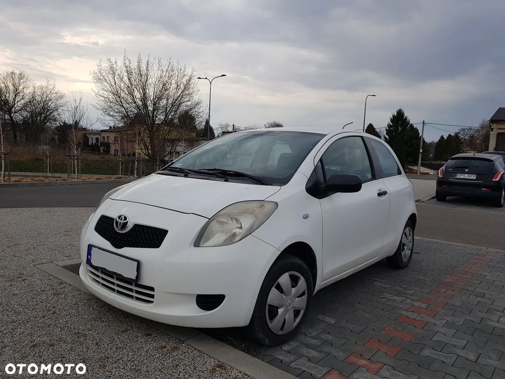 Toyota Yaris - 1