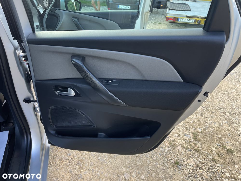 Citroën C4 Picasso 1.6 e-HDi Intensive - 24