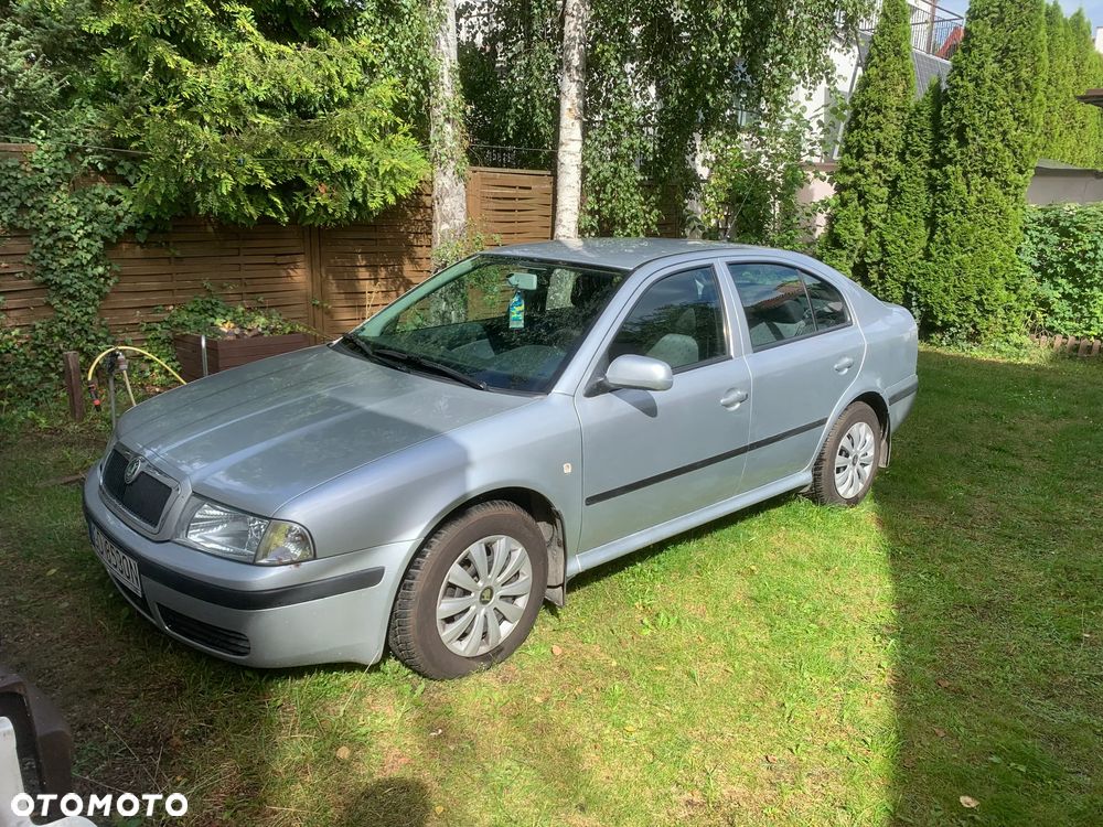 Skoda Octavia 1.6 Tour - 1