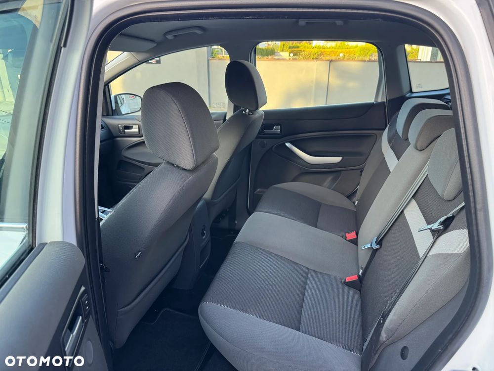 Ford Kuga 2.0 TDCi 4x4 Titanium - 9