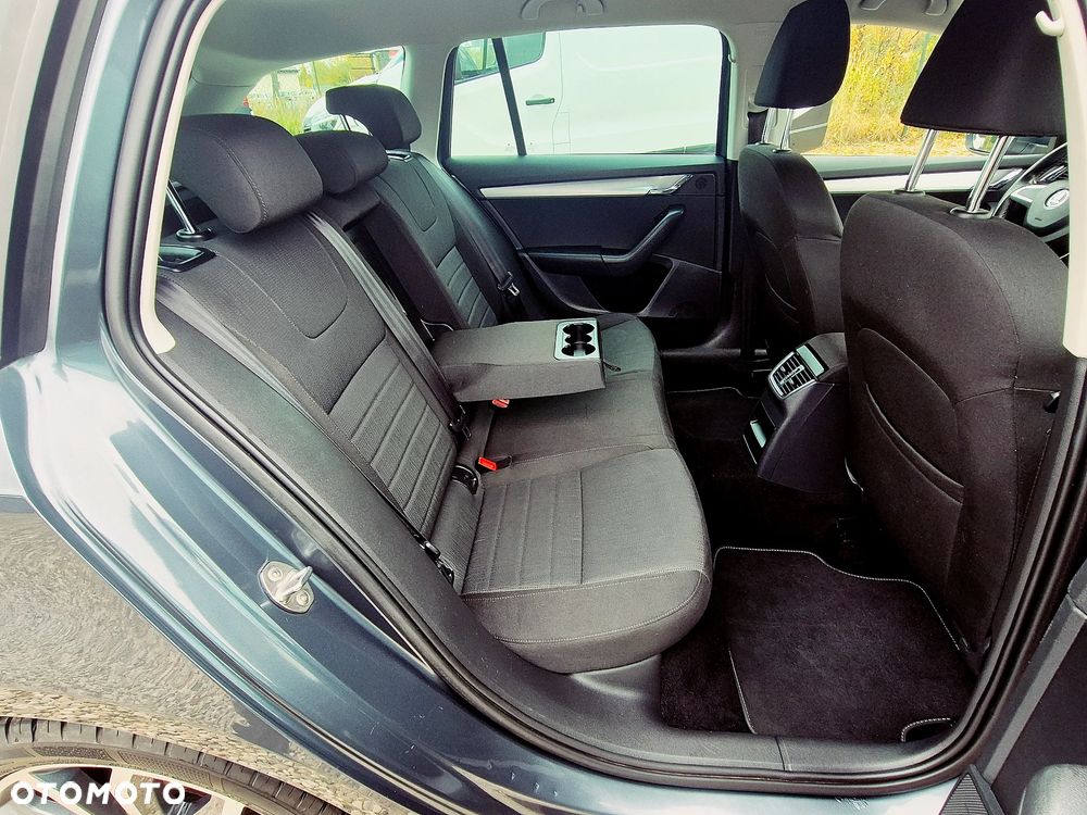 Skoda Octavia 1.4 TSI Edition - 32