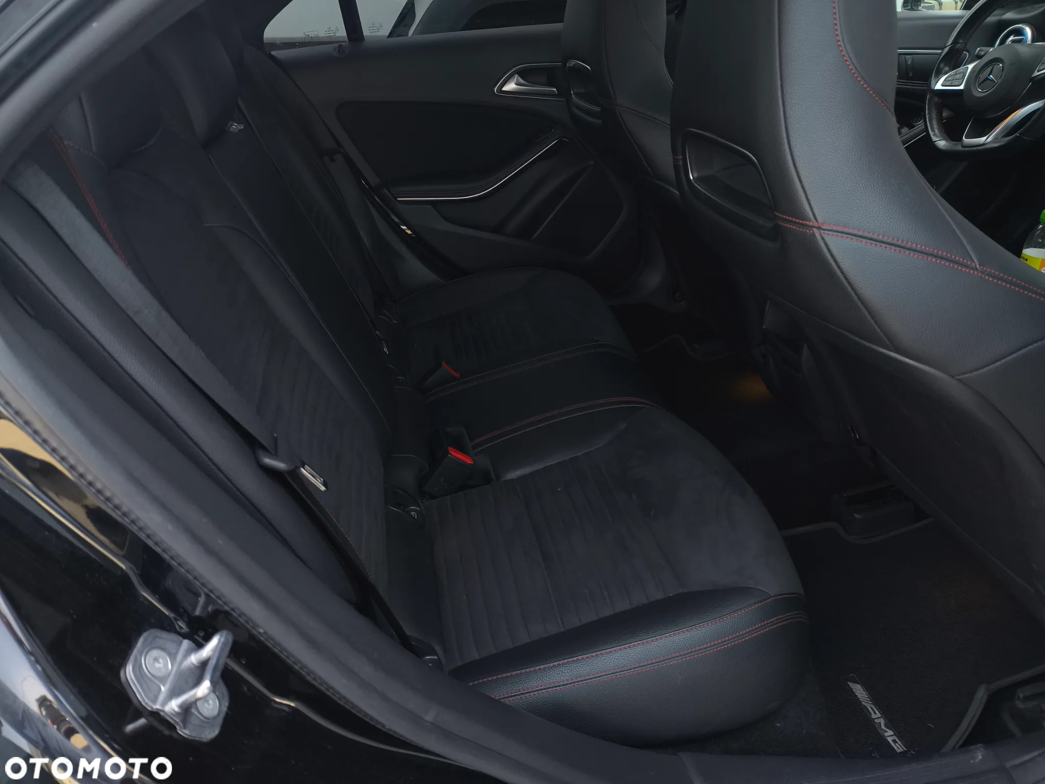 Mercedes-Benz CLA 200 7G-DCT AMG Line - 17