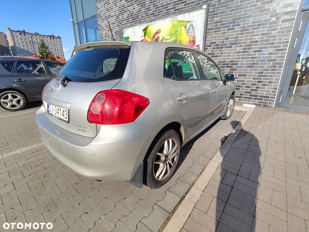 Toyota Auris 1.4 D-4D Luna - 1