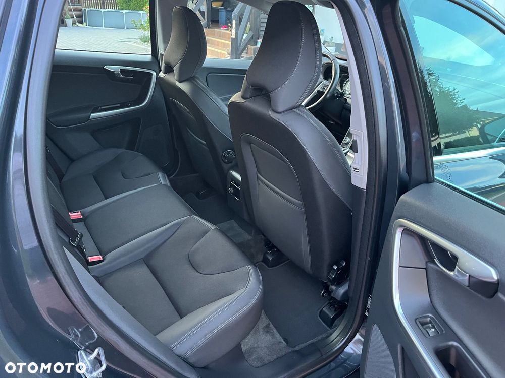 Volvo XC 60 D4 Drive-E Momentum - 17