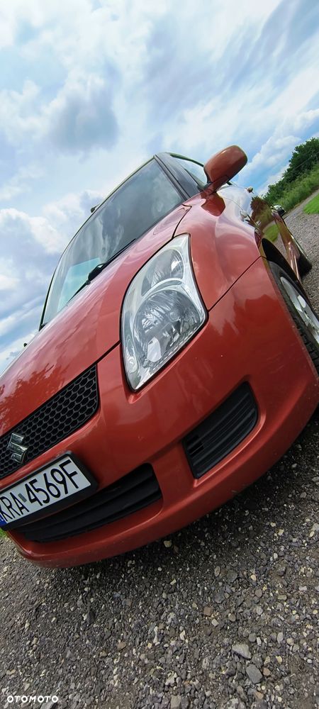 Suzuki Swift 1.3 Sakura - 15