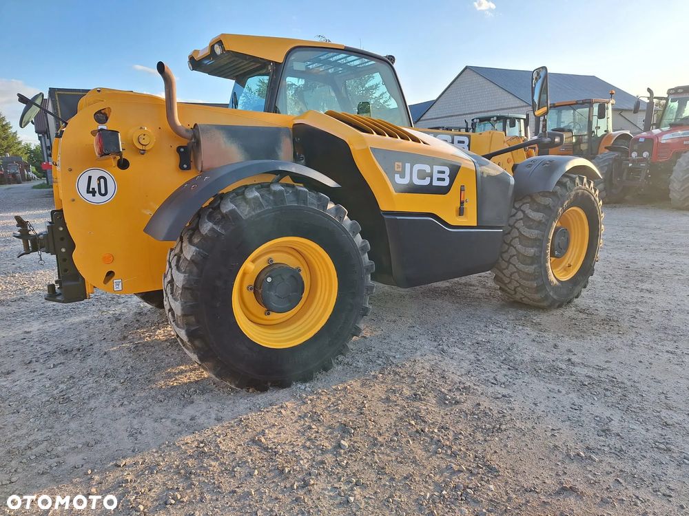 Claas Scorpion 7035 - 2