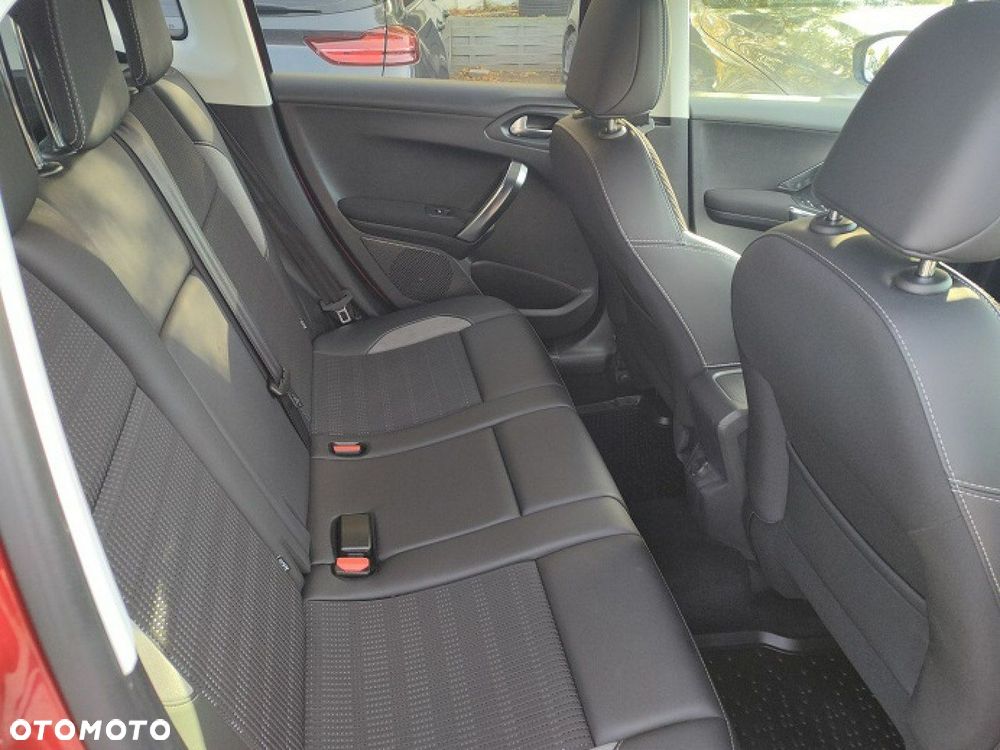 Peugeot 2008 1.2 Pure Tech Allure S&S - 16