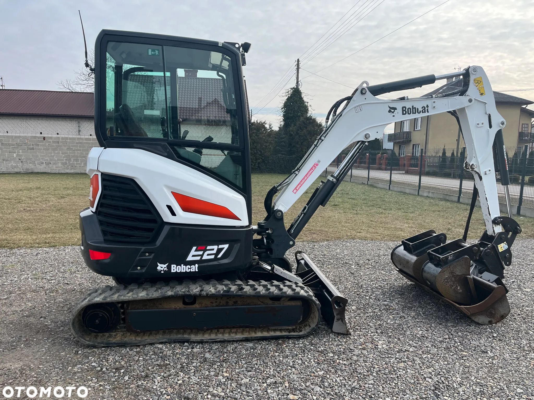 Bobcat E27 - 1