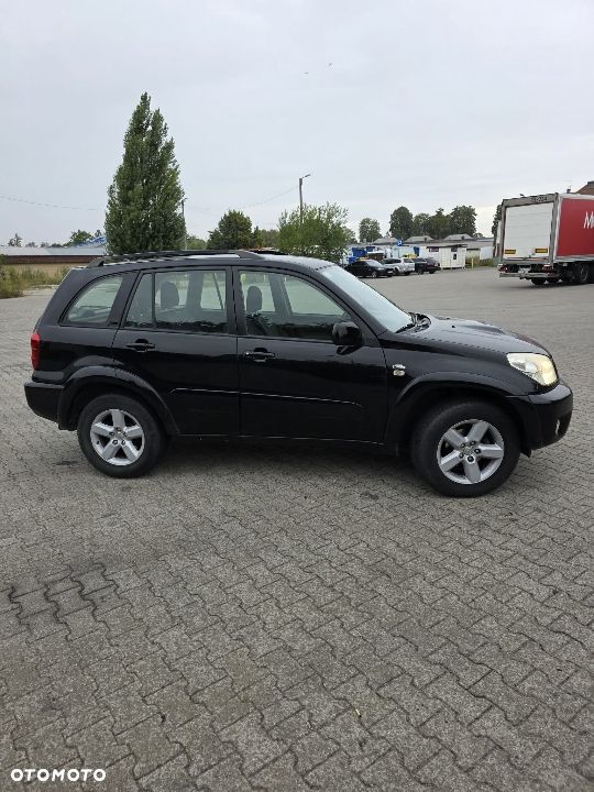 Toyota RAV4 D-4D 4x4 - 3