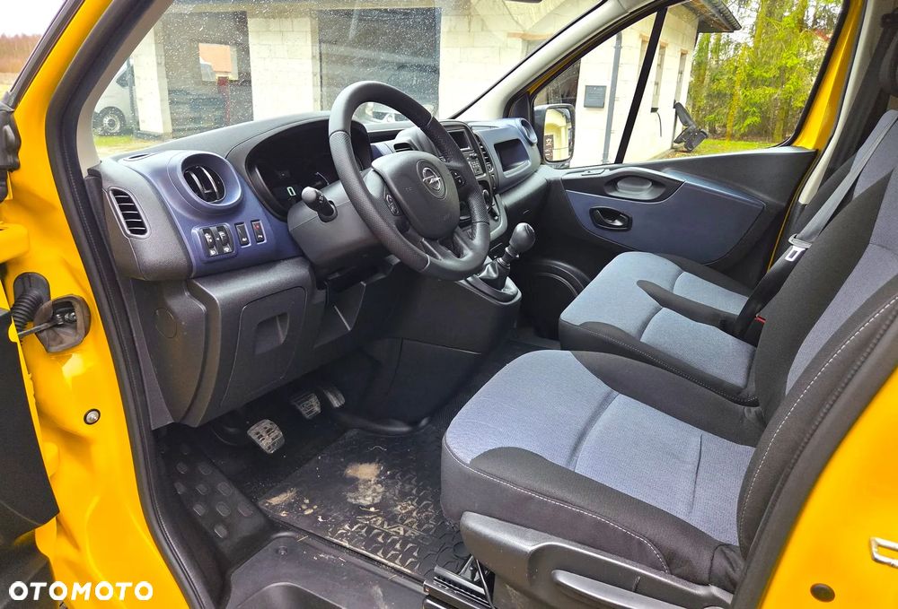 Opel Vivaro Trafic - 12
