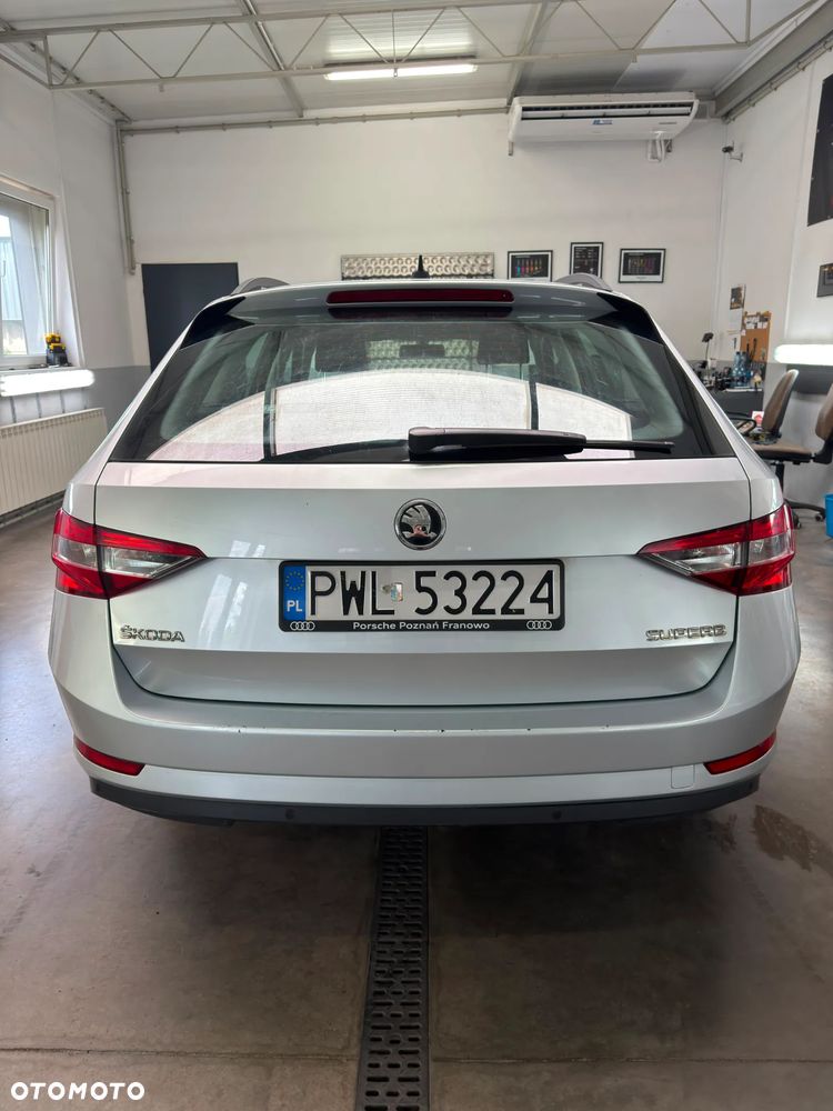 Skoda Superb 2.0 TDI Active - 10