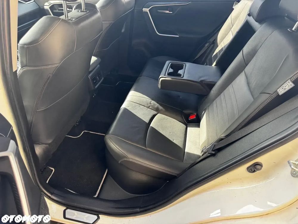 Toyota RAV4 2.5 4x4 Black Edition - 17