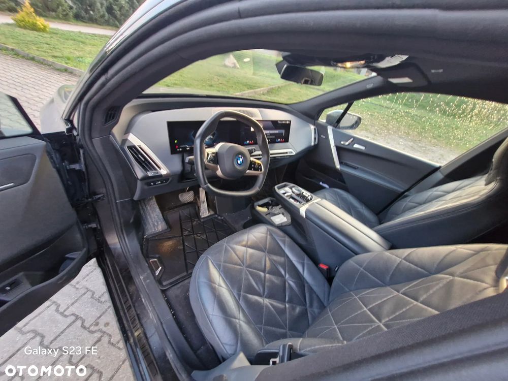BMW iX xDrive40 - 17