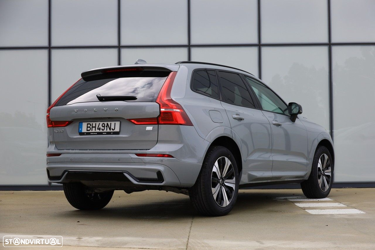 Volvo XC 60 2.0 T6 PHEV Plus Dark AWD - 22