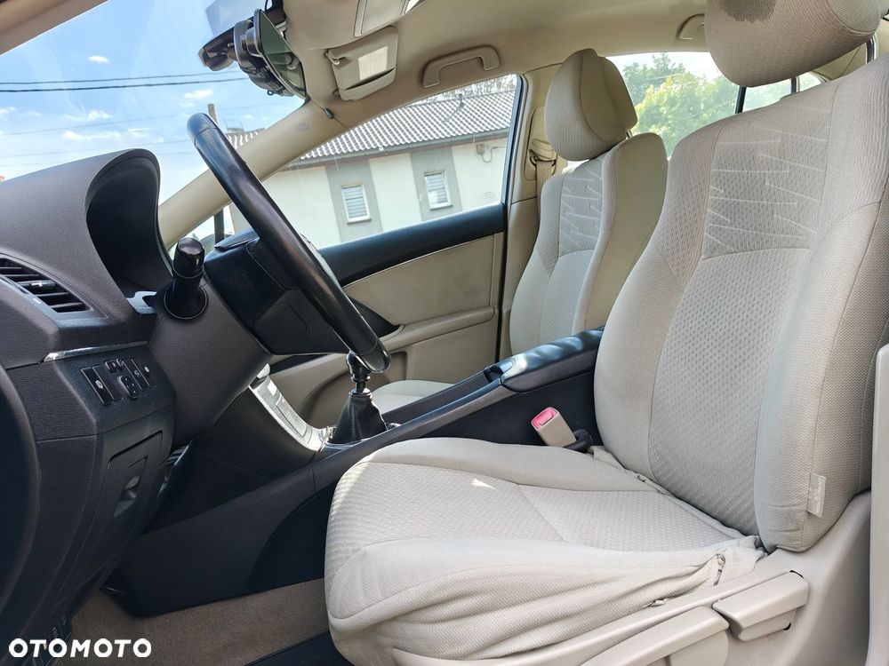 Toyota Avensis 2.0 D-4D Premium - 6