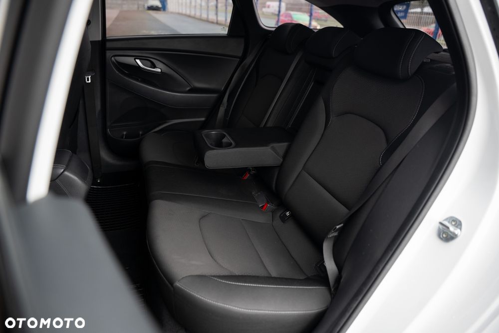 Hyundai i30 1.6 D Style - 35