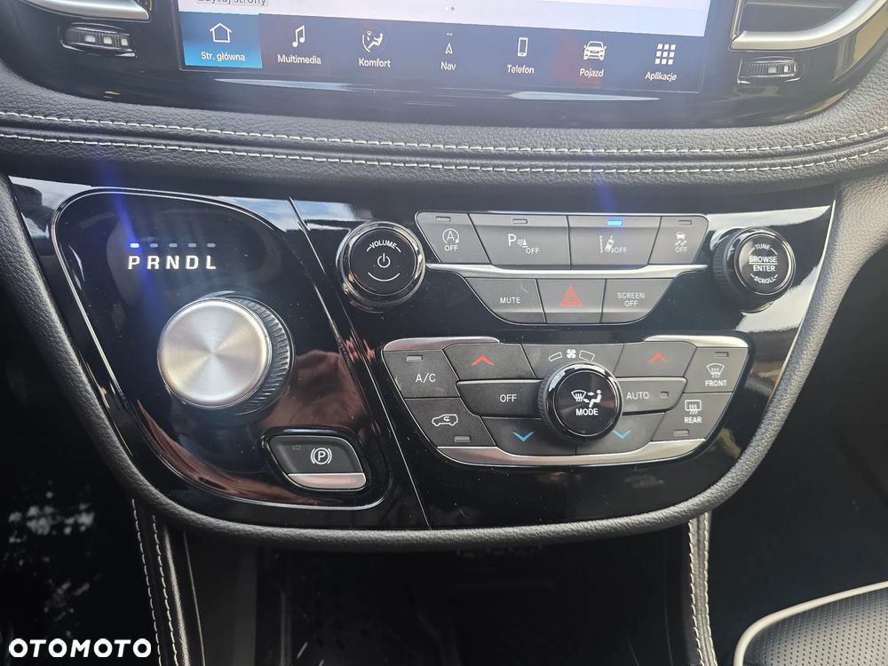 Chrysler Pacifica - 24