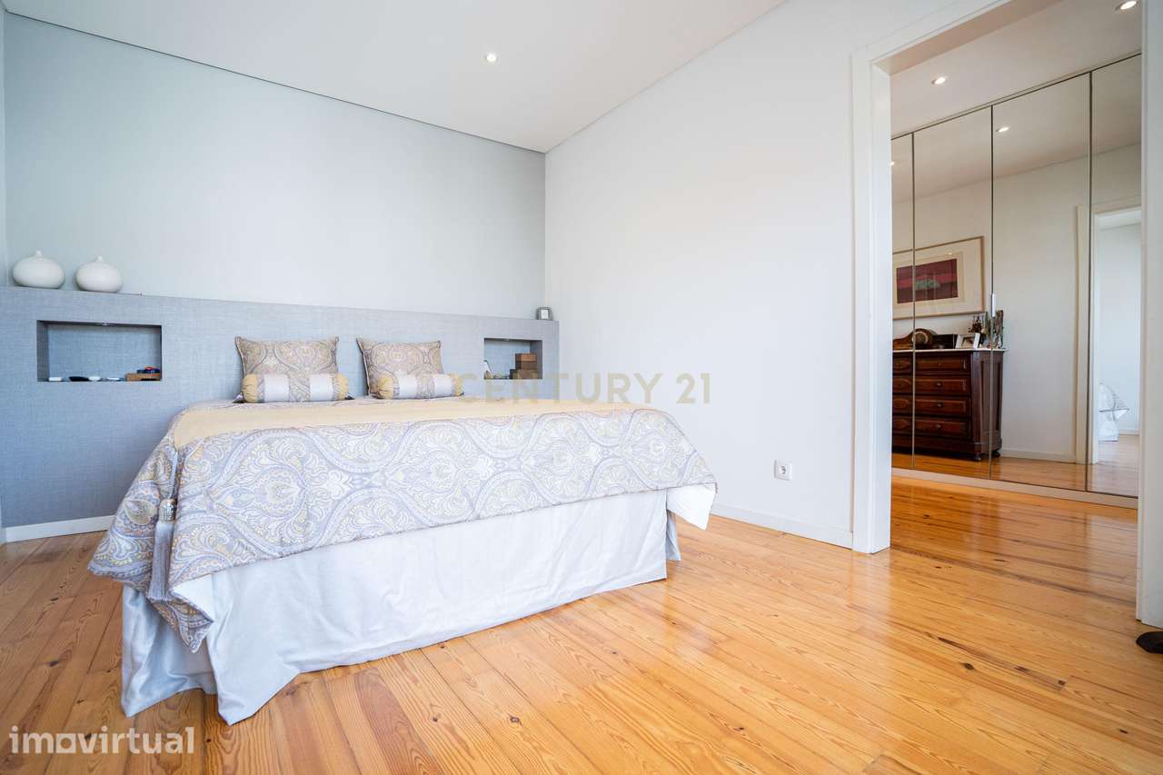 T3 Duplex em Alvalade, Design de Autor, Luz Natural e Localização de E - Grande imagem: 3/46