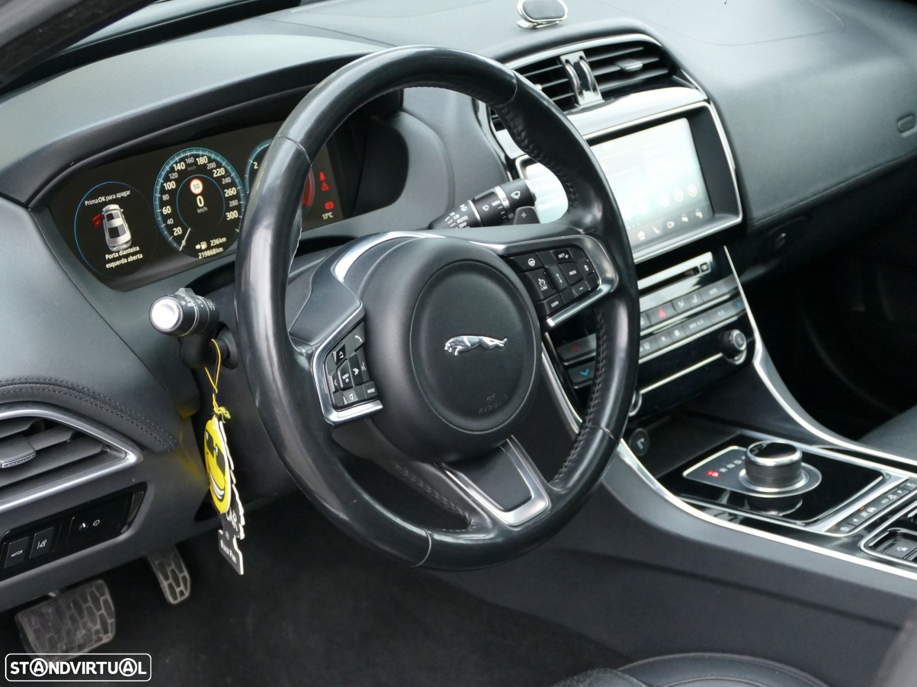 Jaguar XE 2.0 D R-Sport Aut. - 17