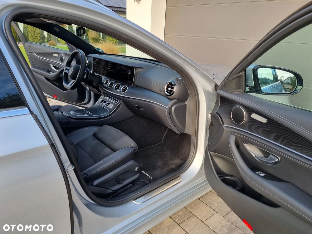 Mercedes-Benz Klasa E 220 d 4Matic T 9G-TRONIC AMG Line - 15