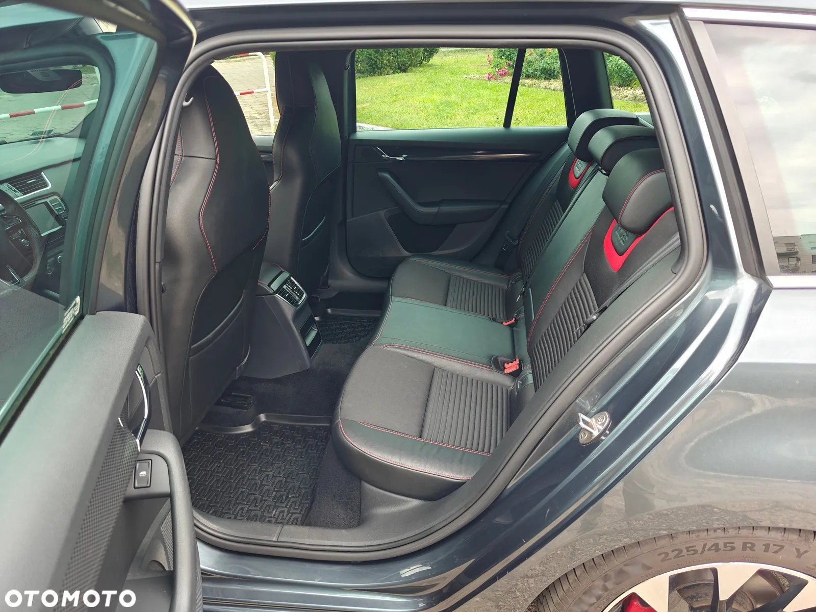 Skoda Octavia 2.0 TSI RS DSG - 10